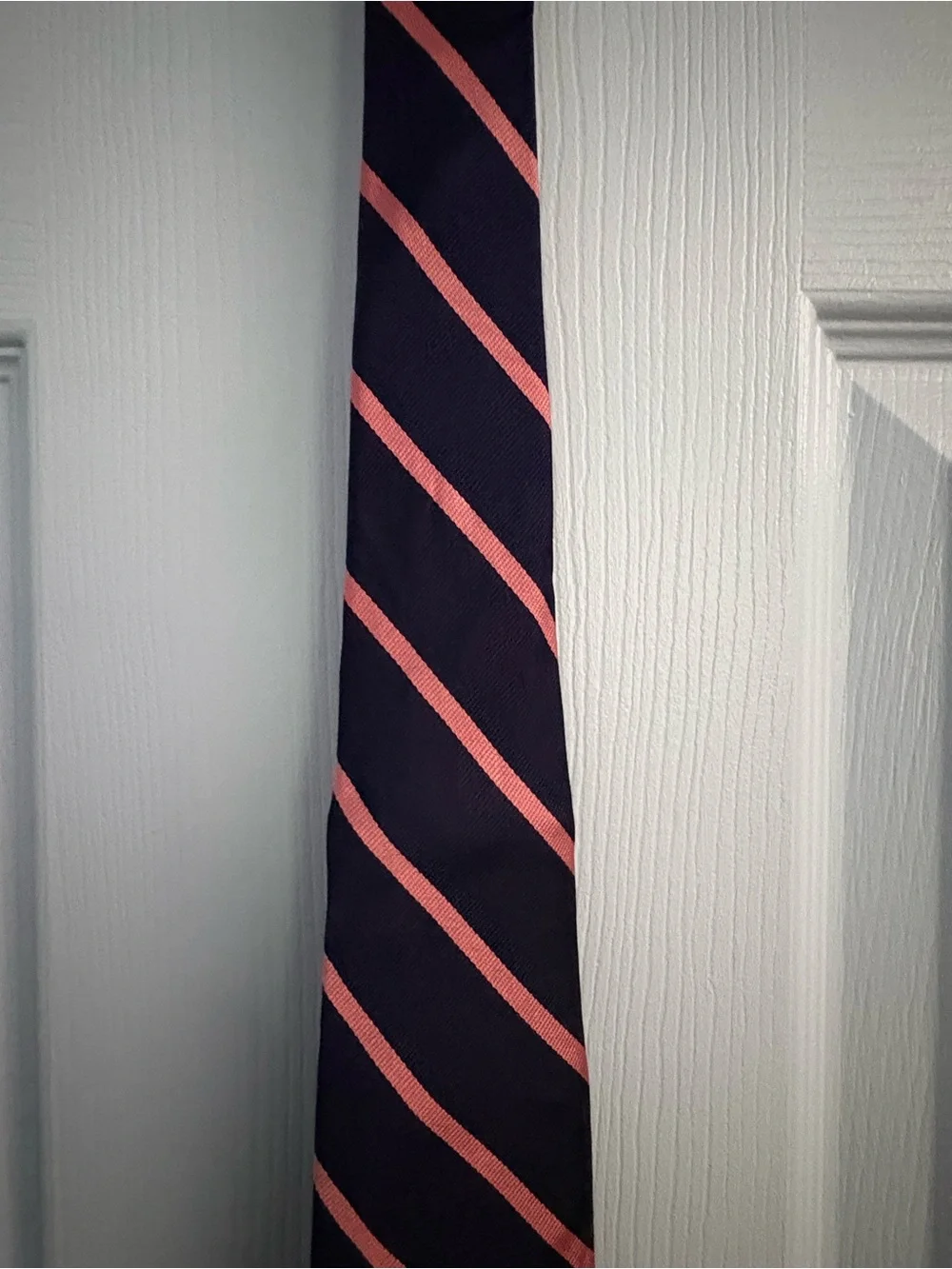 Brooks Brothers Navy Tie with Pink Diagonal Stripes
